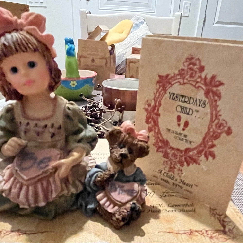 Boyds Yesterday's Child — Alyssa with Caroline…A Stitch In Time